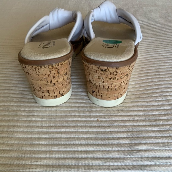 Cliffs by WHITE MOUNTAIN White Sandals with Knotted Design - Picture 4 of 5